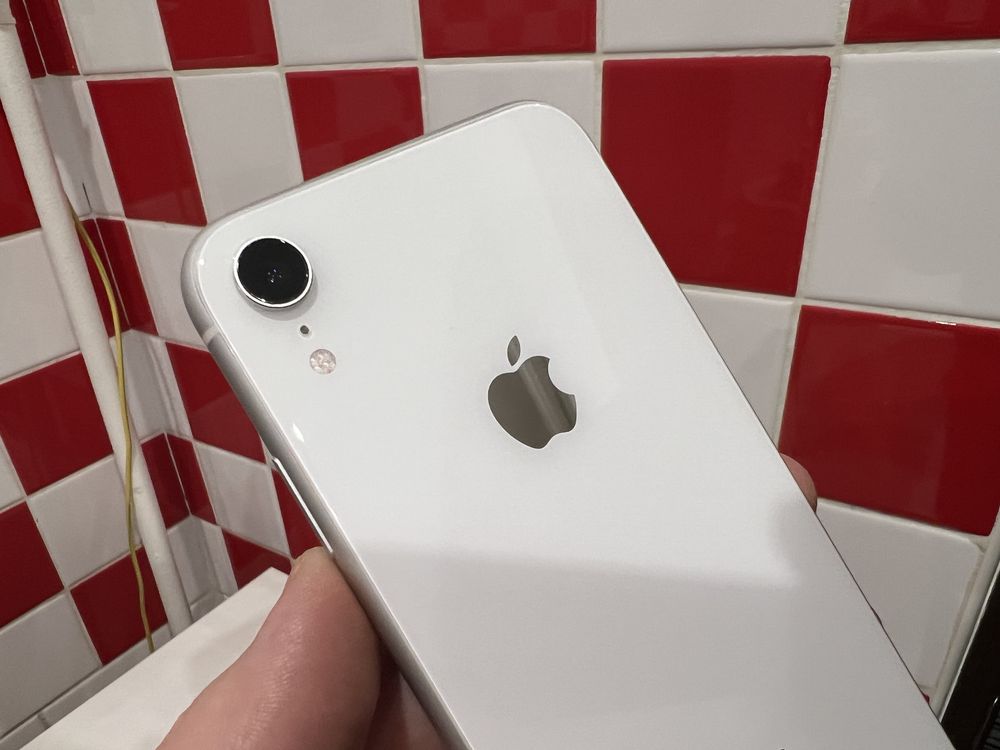 Продам iphone Xr 64gb ідеальний стан
