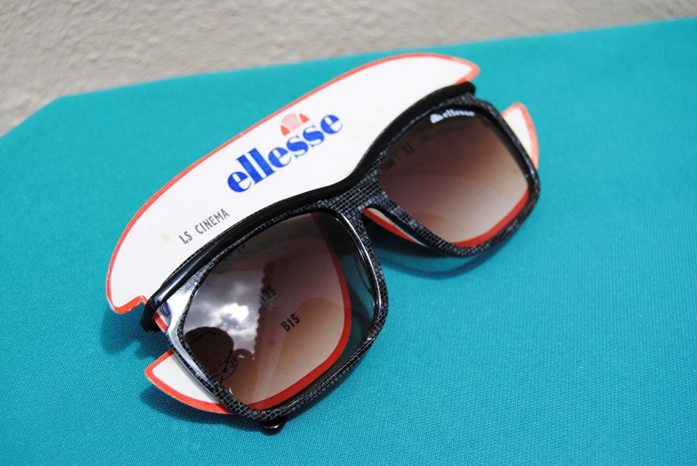 Óculos de sol vintage Ellesse modelo LS Cinema