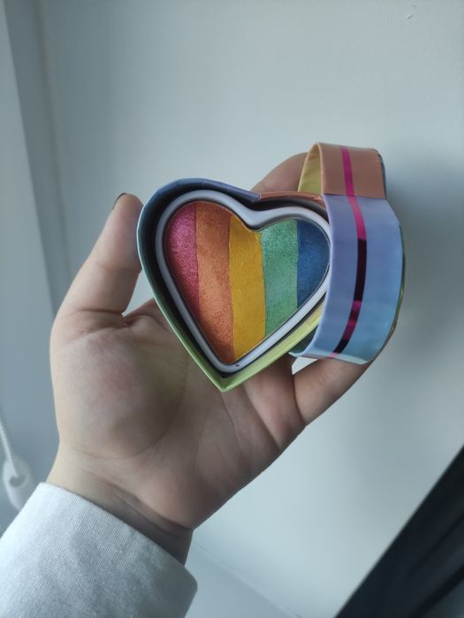 Nowy róż Revolution