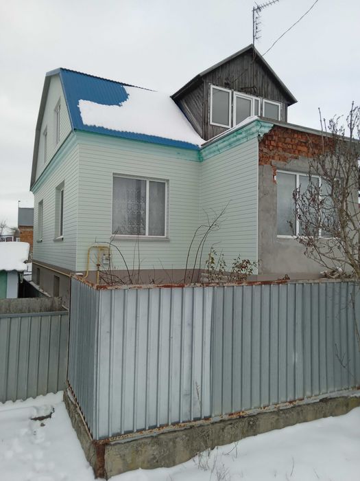 Продаж житлового будинку