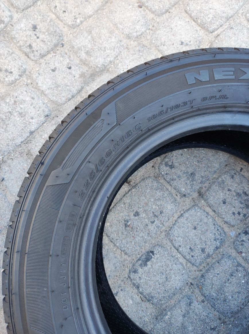 225.60.16c Dwie opony letnie Nexen Roadian CT8
