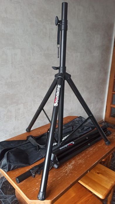 Стойки под колонки Soundking.(2шт.).Одесса.