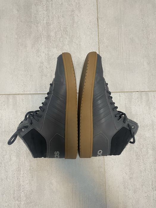 Кросівки сірі adidas