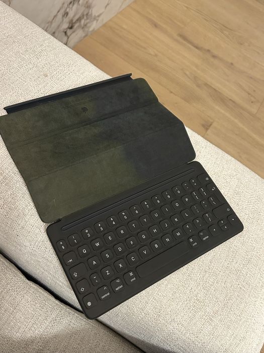 Etui na iPad / iPad Air / iPad Pro APPLE Smart Keyboard iPad 8 9 ge