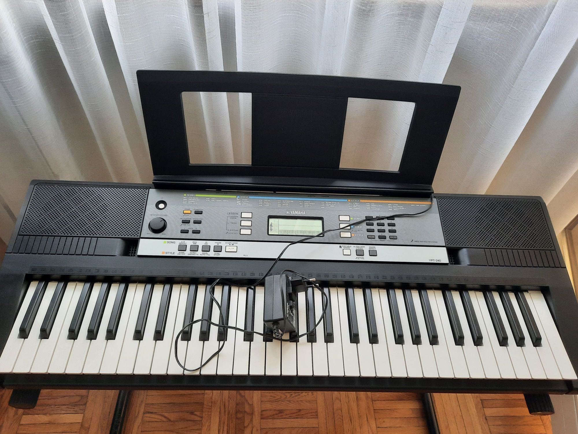 Keyboard Yamaha YPT-240