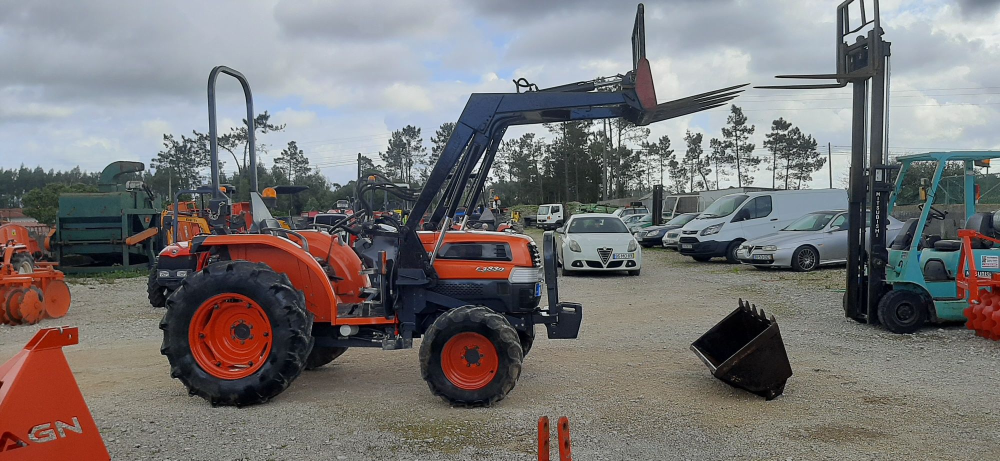 Tractor/Trator Kubota L3830 com carregador frontal