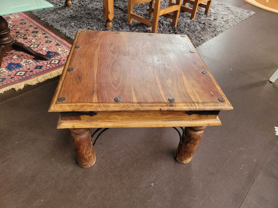Mesa de centro em madeira maciça - óptimo estado