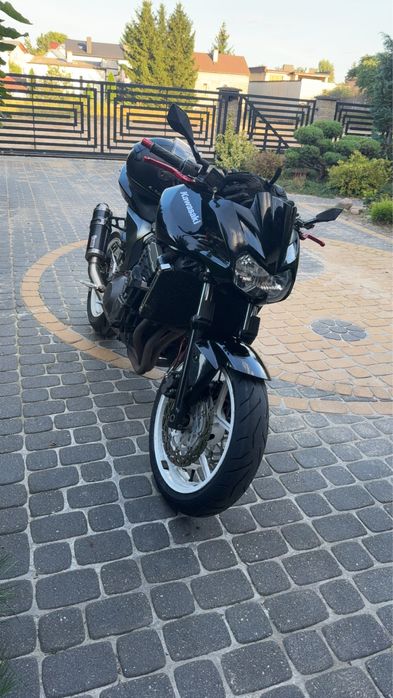Kawasaki z750.