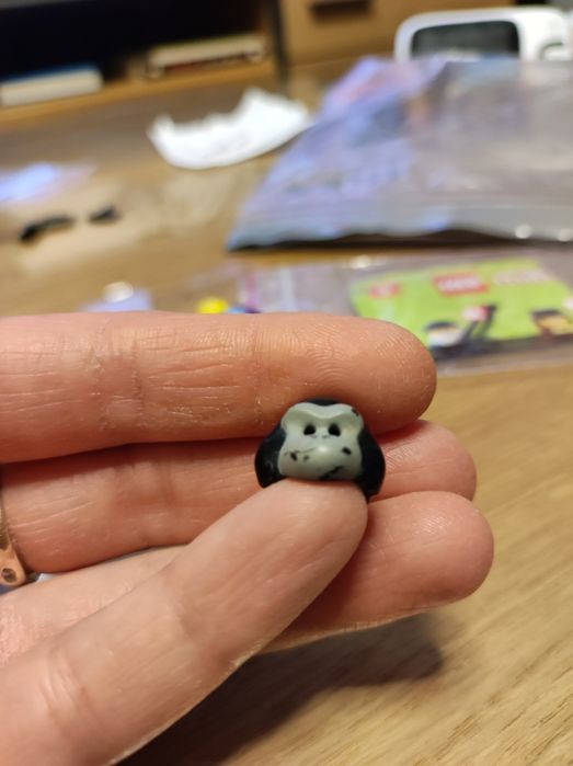 Sprzedam minifigurkę lego goryl seria 3