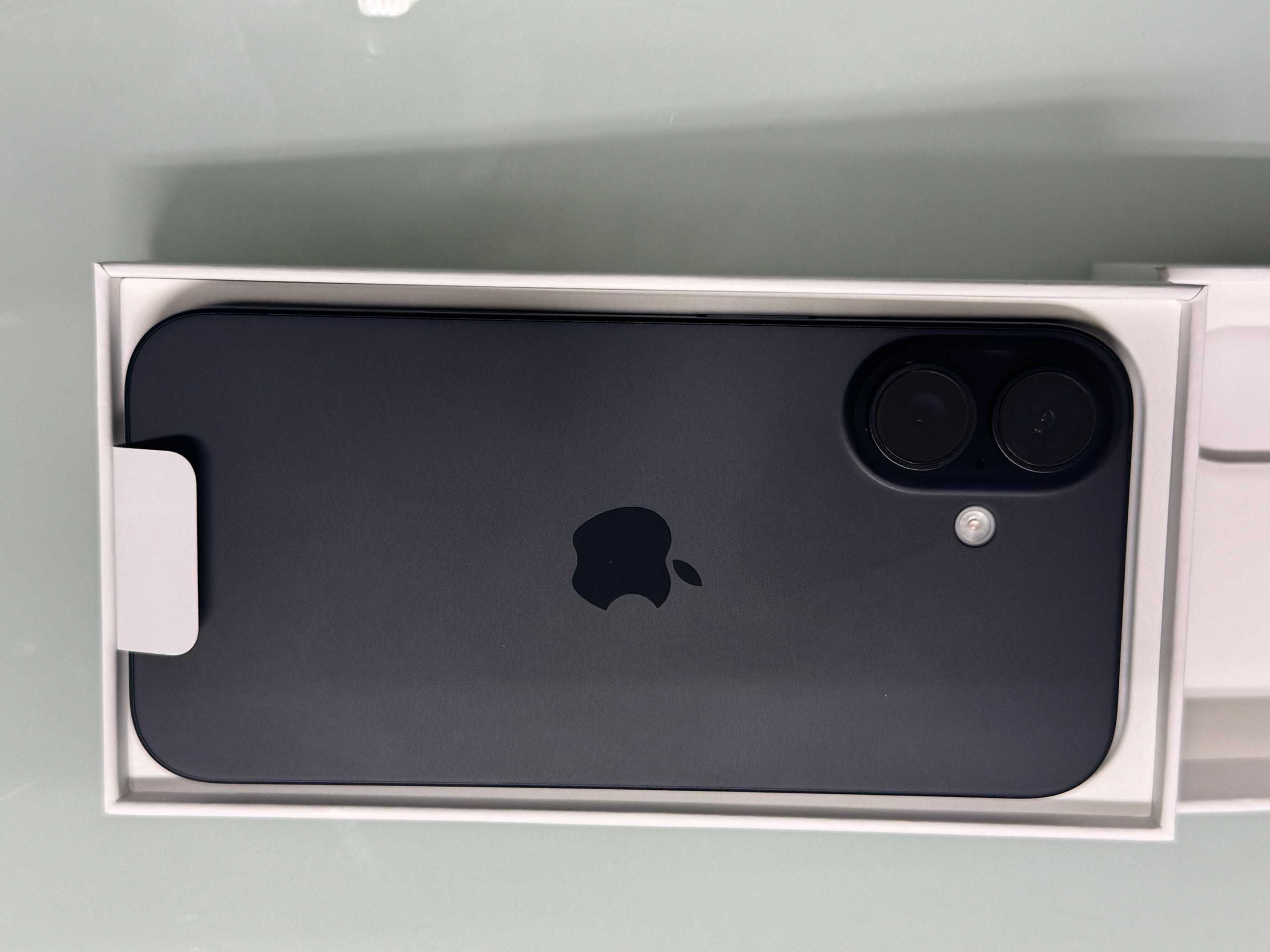 Apple iPhone 16 256GB Czarny