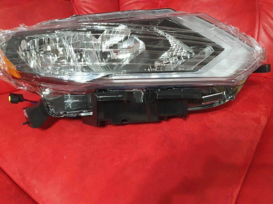 Фара  Nissan Rogue (рестайл) 2017-2020 T32