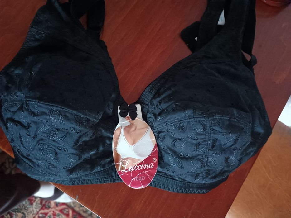 Бюстгальтер жіночій розмір Д без кісточок , частковох/б