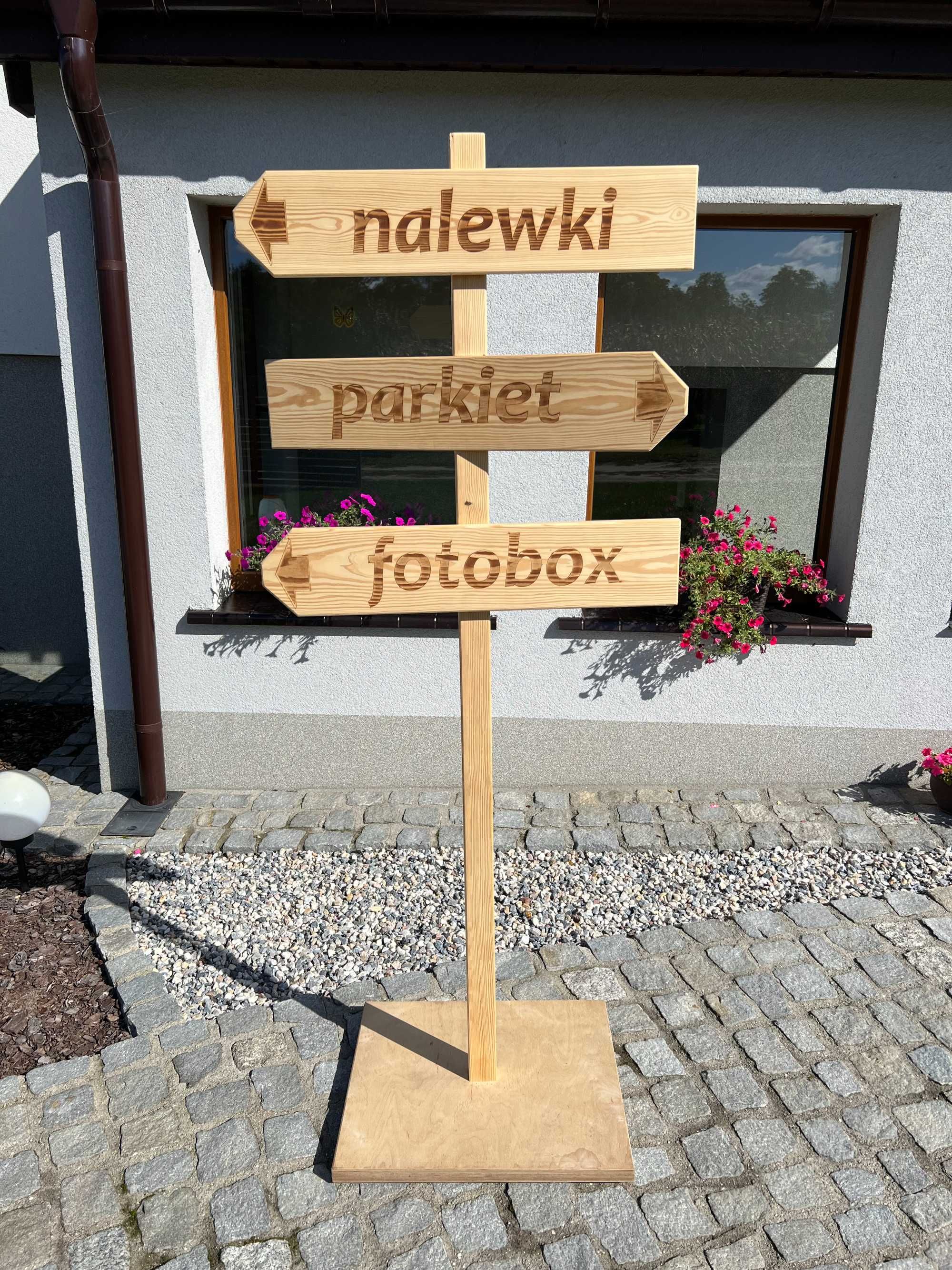 Drogowskaz weselny drewniany