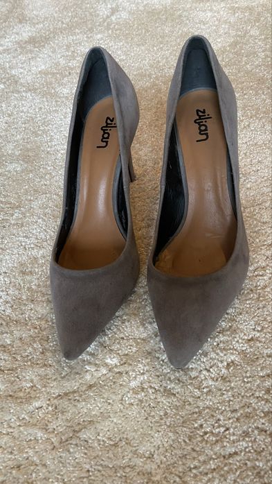 Sapatos de salto em camurca Zilian 39