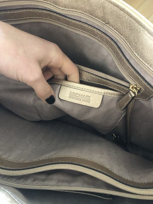 Mala michael kors dourada