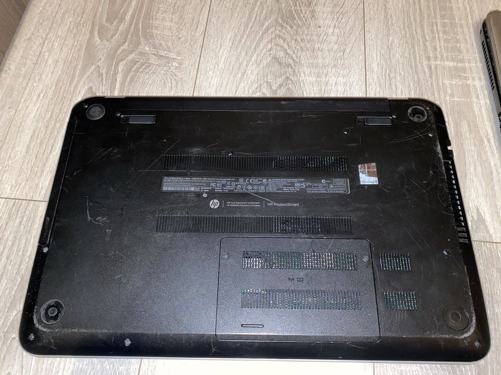 Laptop hp 2 szt do naprawy lub na części .