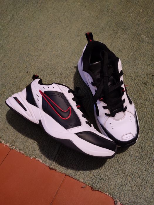 Кросівки чоловічі