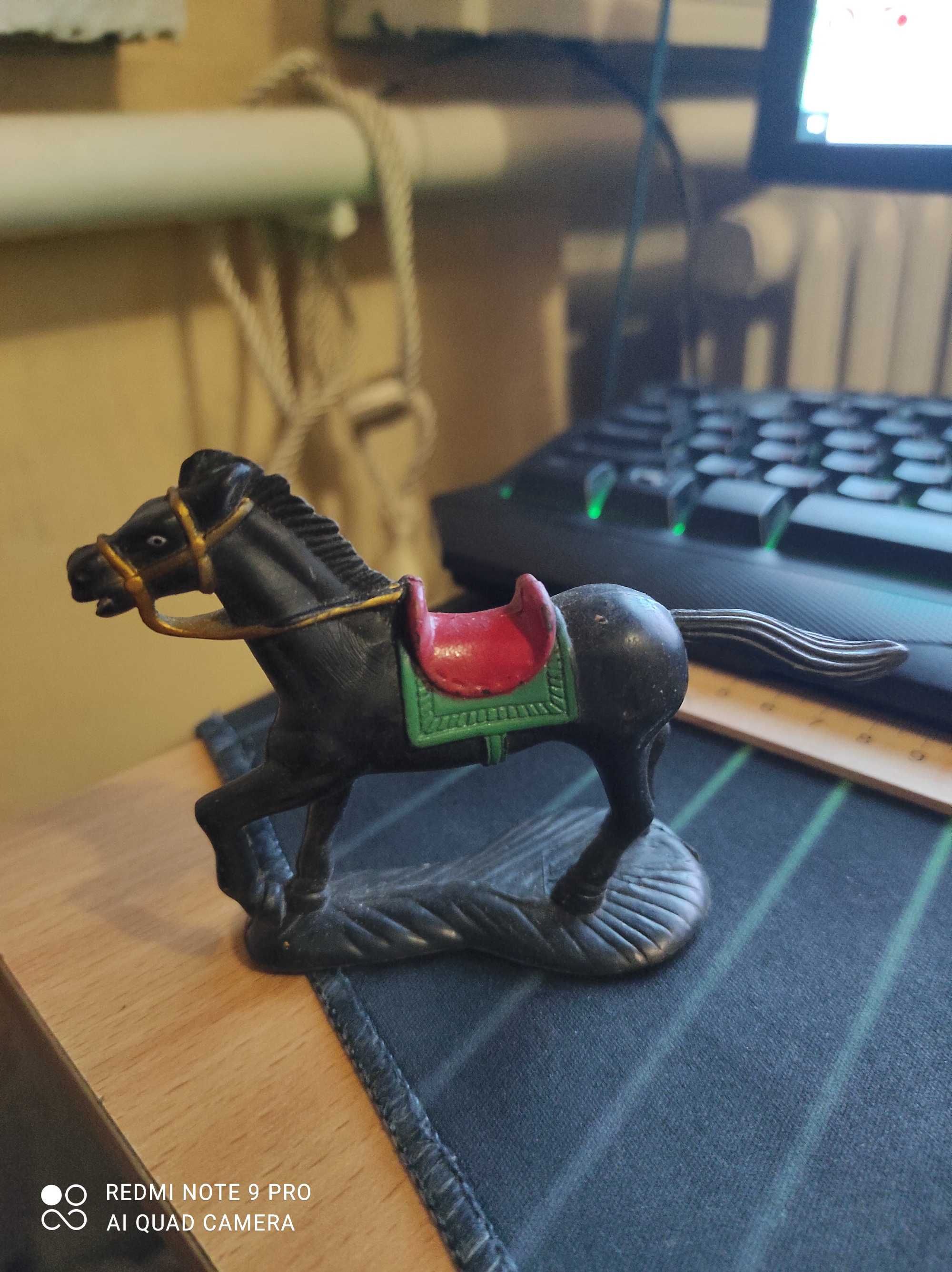 Игрушка конь лошадь ГДР