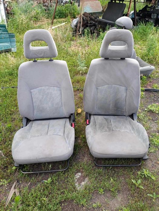 Сидения в авто передние и задние