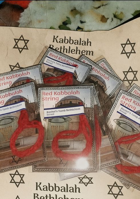 Czerwona Nić poświęcona w Jerozolimie