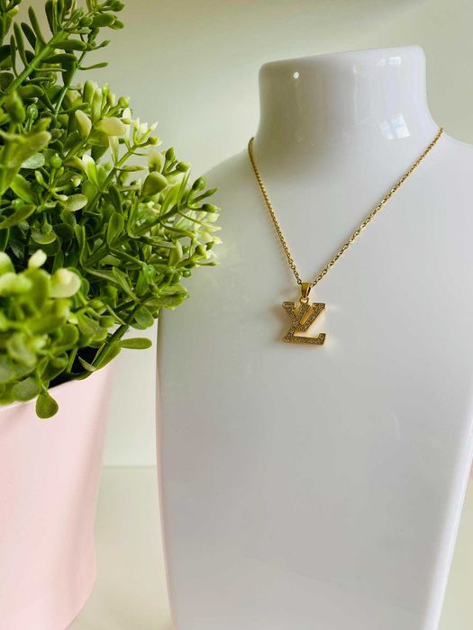 Colar em Aço Inoxidável LV