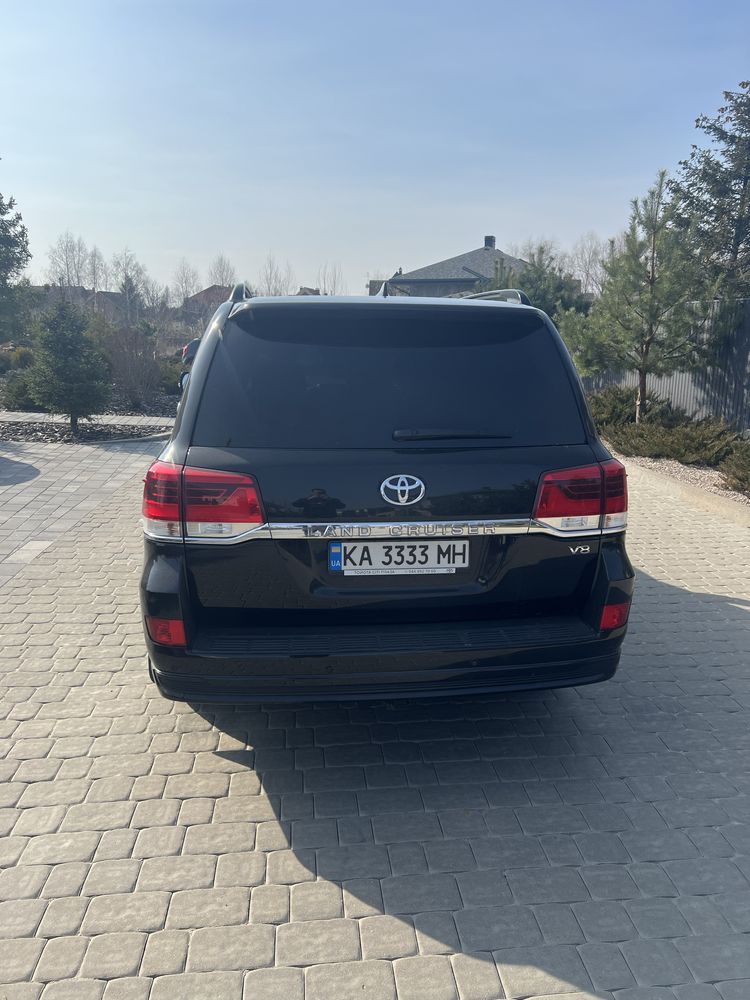 Toyota Land Cruiser 200 2019