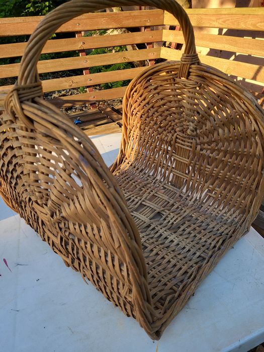 Koszyk wiklinowy do drzewa