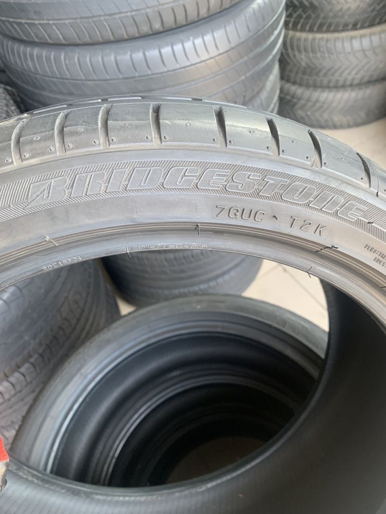 Комплект літніх шин 215/40/17 87V Bridgestone Potenza RE050A