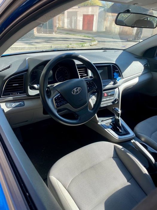 Hyundai Elantra 2018 продам