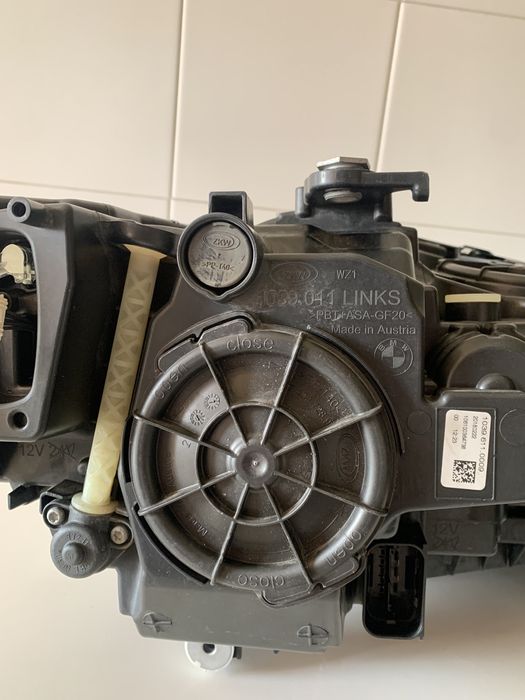 Farol BMW esquerdo Adaptive LED Série 5