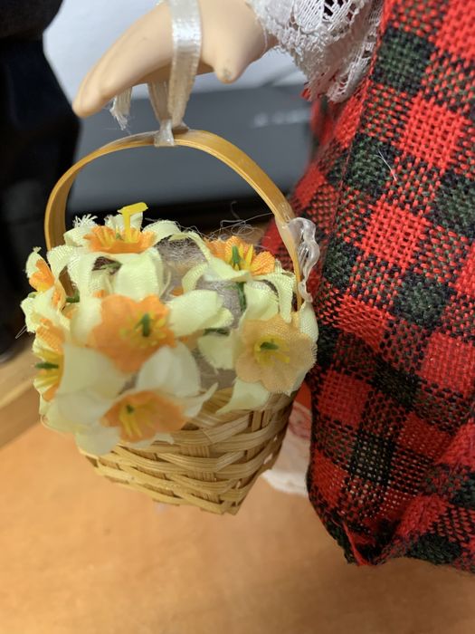 Фарфорова лялька 32 см