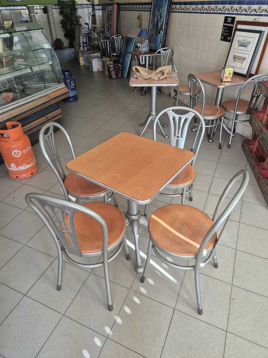 Cadeiras e Mesas café