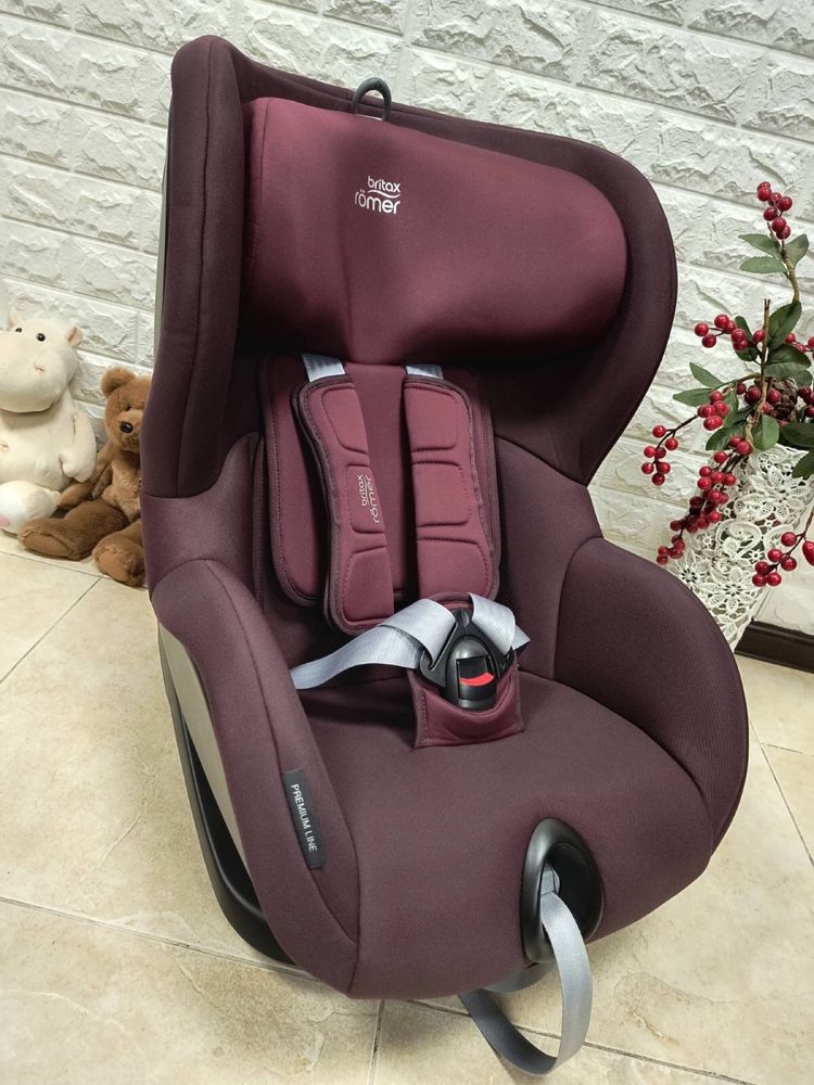 Автокрісло Britax Römer TRIFIX2 i-SIZE Група 1 (9-18 кг) Isofix