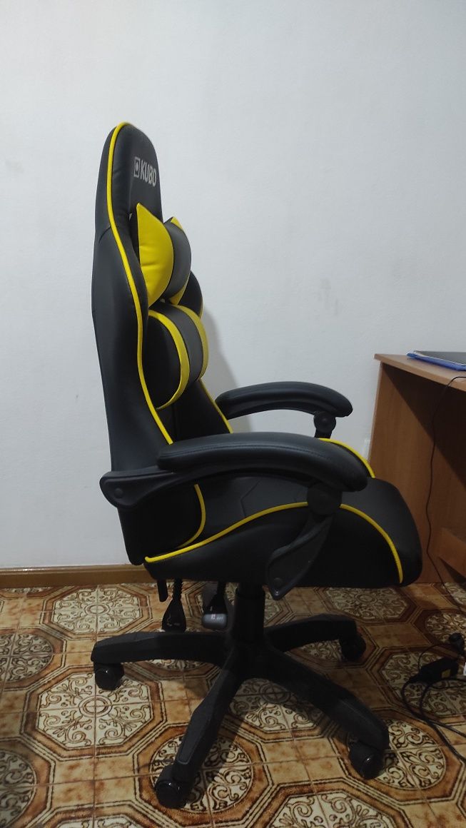 Cadeira Gamer Semi-Nova à Venda!

Está procurando conforto e estilo pa