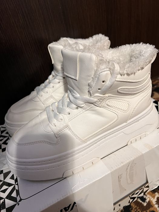 Взуття жіноче зимове