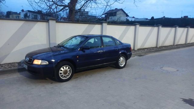 Audi A4 1.8 Benz.+Gaz Sedan Zdrowy Do jazdy.OKAZJA!