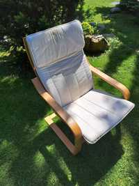 Fotel Poang Ikea jasnobeżowy drewno
