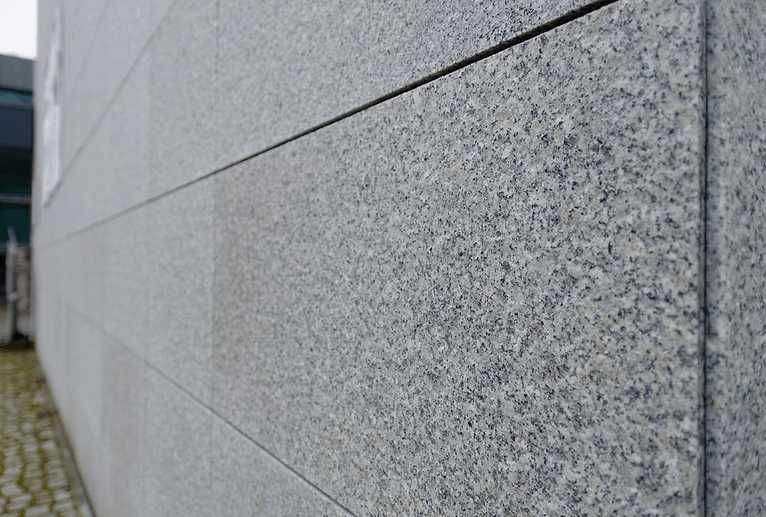 Granit G602 Bianco Sardo 60x40x2cm Płomieniowany na tarasy i podesty