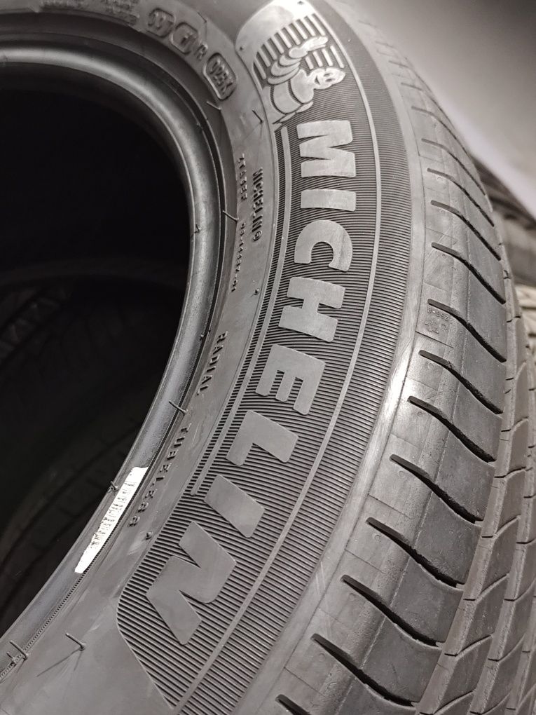 Резина, шины R-18 225/55 102V " Michelin" Primacy 4