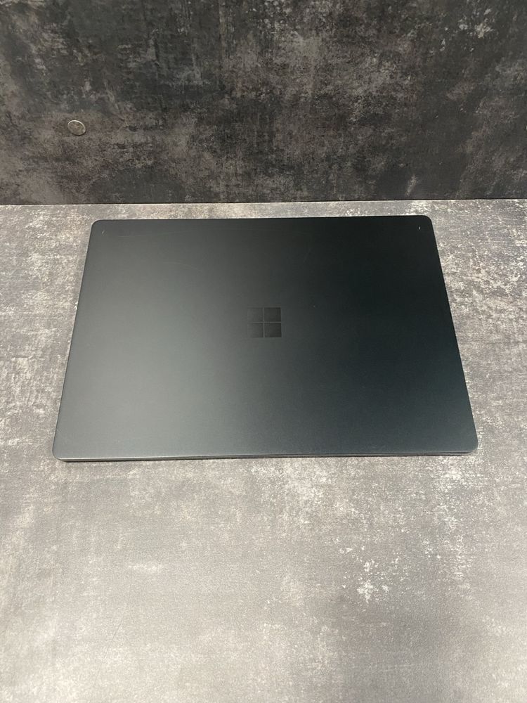 Microsoft Surface Laptop 2, i7-8650u, 16Gb, 512Gb, 2K Touch IPS