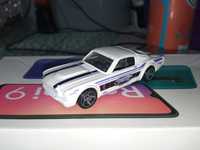 Ford Mustang Fastback hot wheels