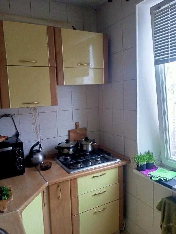 Продам 2-х к. кв. метро Масельского.