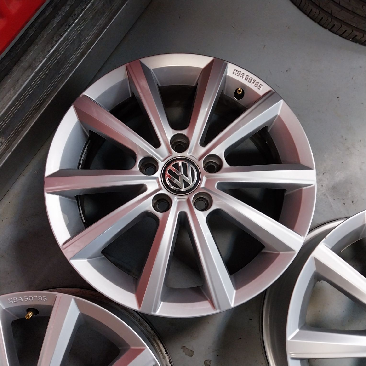 Oryginalne Felgi Aluminiowe VW R16 5x112 6J ET 48