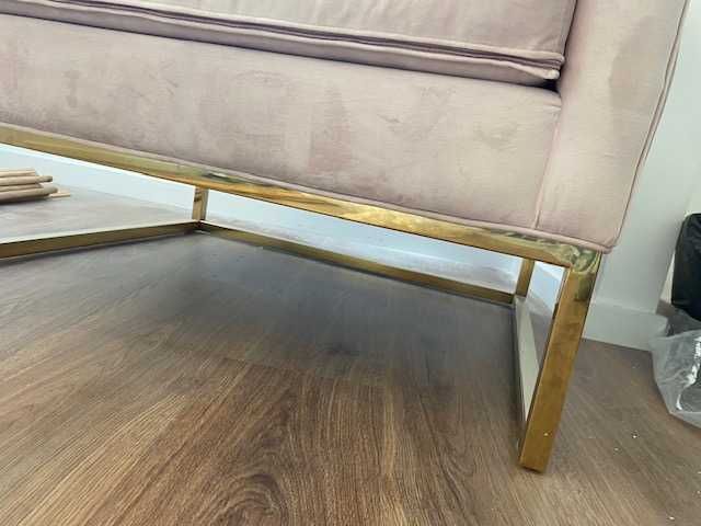 poltrona rosa claro veludo, base dourada