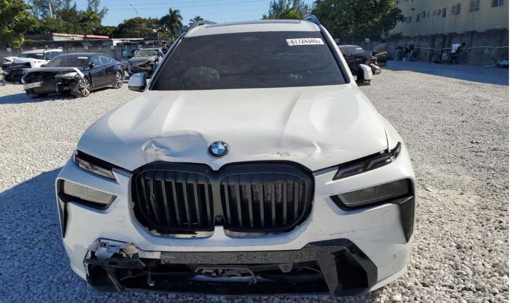 Бампер BMW X7 G07 запчастини шрот бмв х7 г07 запчасти