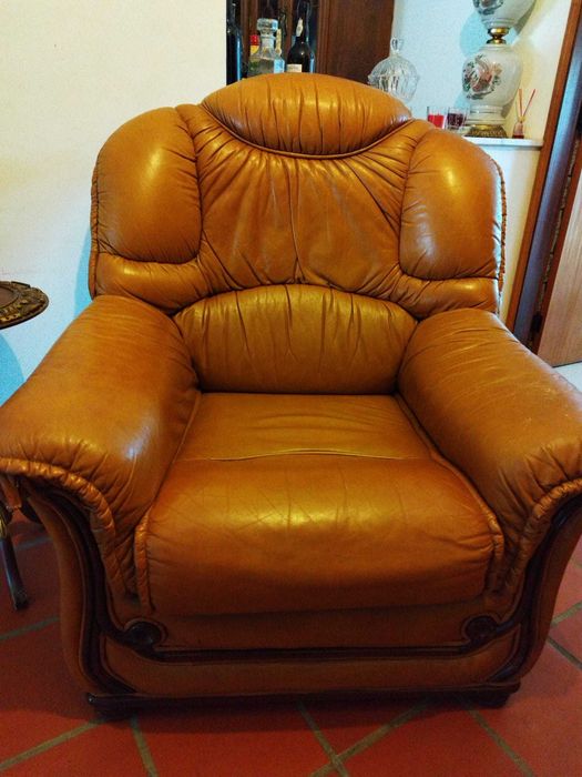 Sofá cama (3 lugares) + 2 poltronas individuais