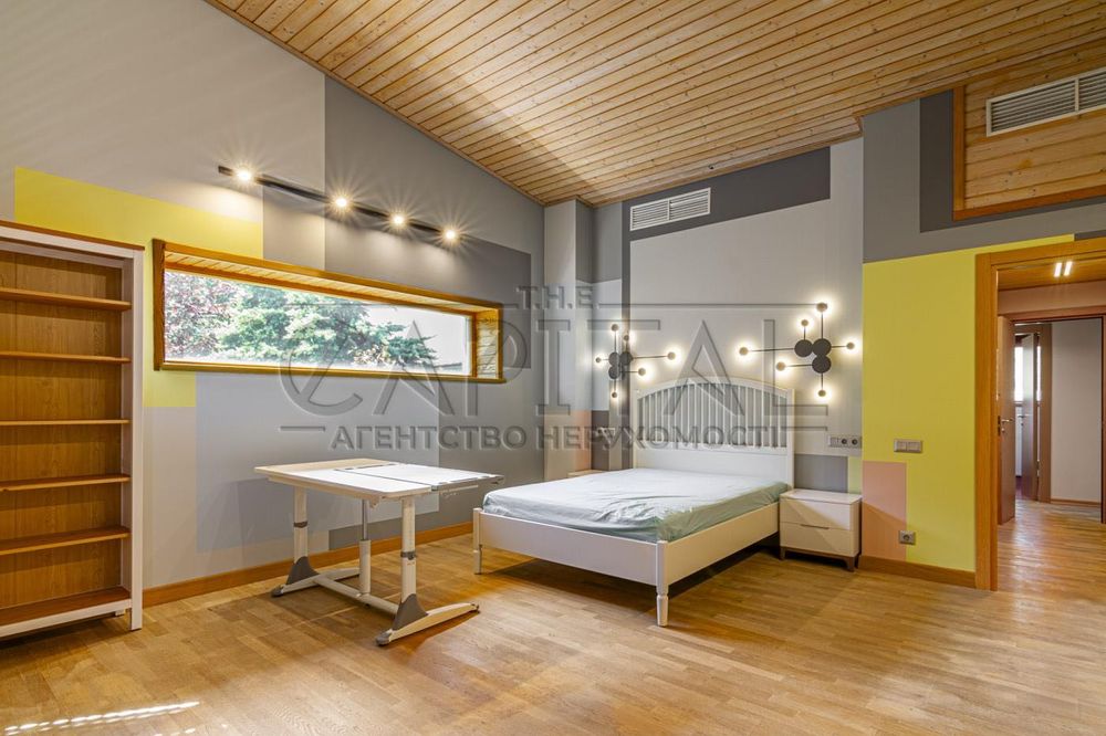 Пропонується в оренду авторський,сімейний будинок на Осокорках 300м2