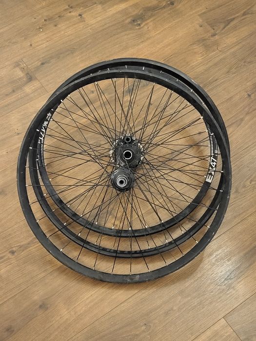 Koła dh dt swiss e13 sram dartmoor