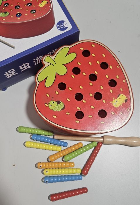 Дерев'яні ігращшки пакетом: рамка вкладиш, шнурівка, магнітна рибалка