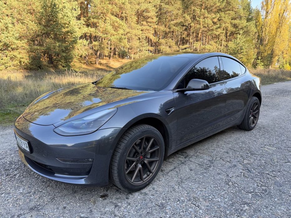 Продам Tesla Model 3